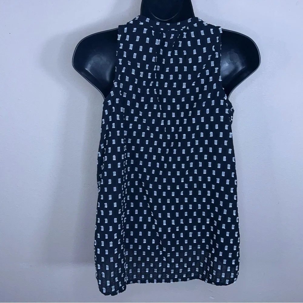 XS OLD NAVY BLACK GREY WHITE CHECKERED SLEEVELESS TOP BLOUSE TANK